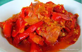 Tektur daging yang empuk dan bumbu padang yang pedas, membuat banyak orang yang menyukainnya. Gimana Sih Rasa Kuliner Padang Yang Asli Cek Keaslian Warung Makan Padang Dengan 7 Poin Sederhana Ini