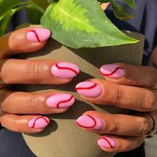 Las uñas acrílicas lucen atractivas en casi todas las personas. Unas Bonitas Para El Verano De 2021 Tendencias De Manicura