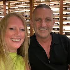 First NYE gig in about 5 years, played my local bar, we didn't even sort a  price he's throwing me some dough later and honestly don't care about the  money anyway. Even