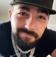 Loretta Mccloud's Instagram, Twitter & Facebook