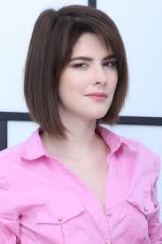 Sara Bell's Instagram, Twitter & Facebook