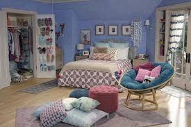 12 Tv Bedrooms You Ll Totally Love Character Bedroom Girls Bedroom Cute Bedroom Ideas