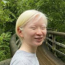 Maggie Wang's Instagram, Twitter & Facebook