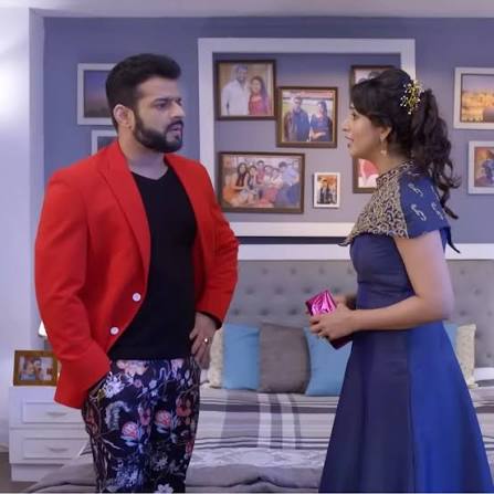 Yeh Hai Mohabbatein is one of Indian television's most loved drama series, starring Divyanka Tripathi as Ishita Bhalla and Karan Patel as Raman Bhalla. Inspired by Manju Kapur's novel Custody, the show