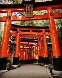 Fushimi Inari Shrine Is An Important Shinto Shrine In Kyoto You Pass Through Thousands Of Torii Gates And The Entire Shinto Shrine Shinto Gate Shinto