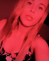 Ich gebe mir immer so viel Mühe 🙈 #quarantine #wirbleibenzuhause  #zusammenhalten❤️ #zusammensindwirstark #tiktok #viral #transformation  #blackbarbie #blondgirl👸 #powerful