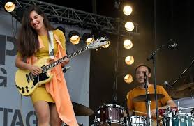 Eefje de visser released an exceptional concert film in the first weekend of july, the weekend she normally would have performed with her band at rock werchter. Muziekpers Eefje De Visser Maakte Beste Album Van 2020 Show Ad Nl