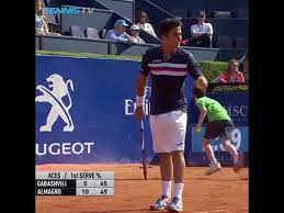 Tennis ball boy runs into wall at barcelona open. Wimbledon Ball Boy Runs Into Wall
