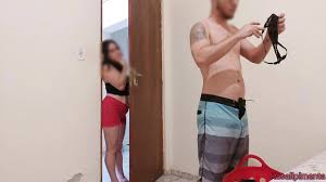 MILF Madrasta Sexy Excitada Depois De Pegar Seu Enteado Cheirando Sua  Calcinha - XNXX.COM