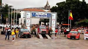 The rali vinho da madeira is a tarmac rally held in madeira island, portugal, and it is the biggest annual sporting event of the island, bringing thousands of people into the roads to watch the drivers compete through the hilly terrain and the natural landscapes. Esta De Volta O Shakedown E Qualifying Ao Rali Vinho Madeira Dnoticias Pt