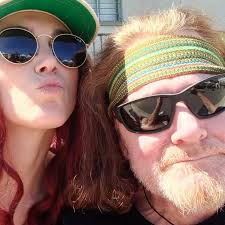 And .. Starbucks is closing shops with a 🤷🏼‍♀️ attitude. We know.