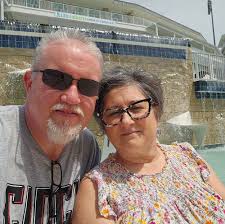 Need a restaurant near CMH! I'm picking my sister up from the airport soon  and I need new restaurants to go to near John Glenn! If not, it's gonna be  Los Guachos