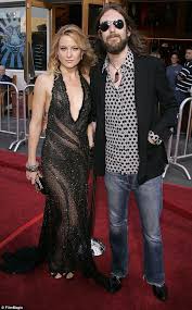 12 men who kate hudson has slept with. It S Better To Have A Happy Home Kate Hudson On Relationships Kate Hudson Celebrity Closet Celebrity Outfits