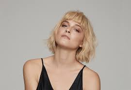 Hold the hair by using widen tooth comb and start straighten your short hair layer by layer. How To Style Short Hair With Straighteners Cloud Nine Cloud Nine Australia