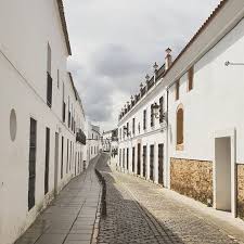 Las Calles De Zafra Que Poderio Tienen Palacios Y Casas Nobles Pasear Por El Centro Historico Es Como Viajar Al Pasado Merece La Pena Instagram Road Alley