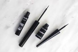 Pencil eyeliner is the first thing you should buy after vaseline! Eyeliner Guide Winged Eyeliner Tutorial For Beginners Slashed Beauty