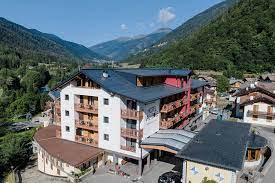 Thanks to its unique position among the highest peaks of the central and eastern alps, val di sole is one of the . Hotel Val Di Sole Prices Reviews Mezzana Province Of Trento Italy Tripadvisor