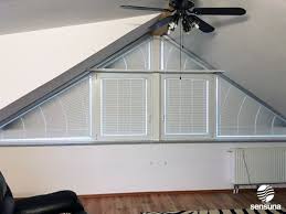 Geht Nicht Gibt S Nicht Auch Fur Dreiecksfenster Gibt Es Den Passenden Sichtschutz Dreiecksfenster Fensterdekoration Plissee