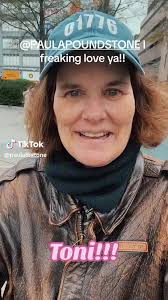 Toni Anita (@toniahull)