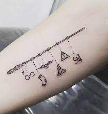 Pin Von Robin Prochazka Auf Harry Potter Harry Potter Tattoos Kleine Harry Potter Tattoos Tatowierungen