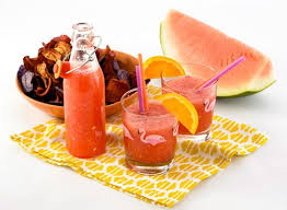 Cocktail A La Pasteque Un Melange De Fruits Frais Qu On Sert En Cocktail Ou Meme En Dessert Avec Des Morceaux De Fruits Placer La Pasteq Food Fruit Cantaloupe