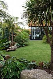 40 Fresh Tropical Garden Ideas With House Plants Homiku Com Tropical Backyard Landscaping Tropical Garden Design Tropical Landscaping
