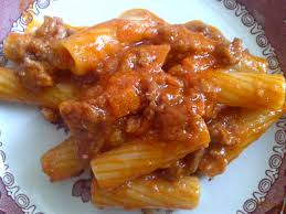 Regolate di salate e pepe e aromatizzate con un cucchiaino di origano. Maccheroni Con La Salsiccia Al Pomodoro La Vera Ricetta Calabrese La Cucina Di Bacco