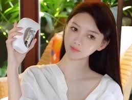 Diệp Kha: 'Bạn có thể nghi ngờ khuôn mặt của tôi, nhưng đừng nghi ngờ gu  thẩm mỹ của một người đàn ông 47 tuổi!'