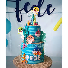 Baby Shark Cupcake Cake 1st Birthday Pastel Galletas Cupcakes Gelatinas Y Rice Krispies Para Fiesta De Baby Shark Globos Decor Boys 1st Birthday Cake Shark Themed Birthday Party Baby Shark