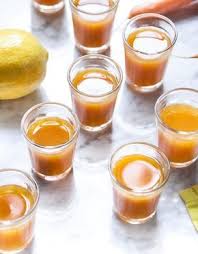 Shot Curcuma Gingembre Pour 8 Personnes Recettes Elle A Table Recette Curcuma Gingembre Soupe De Courge Musquee Gingembre