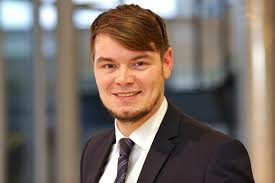 Vom Krankenpfleger zum Professor