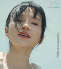 Đường đường là một thiên kim đại tiểu thư mà lại phải sống trong một cuộc  sống c.ự.c k.h.ổ như vậy