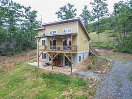 Mountain cabins for sale in north carolina. 10 Circle Dr Black Mountain Nc 28711 Zillow Black Mountain Black Mountain Nc North Carolina Homes
