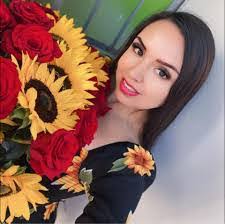 Iris Vidal's Instagram, Twitter & Facebook