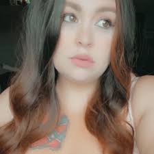 Makeup and Plus Size Style Ideas With Julia