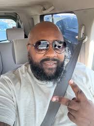 Hello. My name is Patrice. I live in Virginia. 38 and looking to mingle.