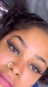 Victoria Bellis's Instagram, Twitter & Facebook