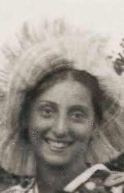 Zuzanna ginczanka is an actress and writer, known for ginczanka: Zuzanna Ginczanka Stulecie Urodzin Portal Ksiegarski