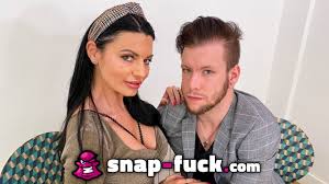 Un Bg convint la Milf Française de Baiser: Ania Kinski - Snap-Fuck