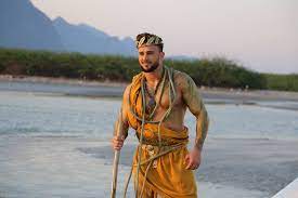 Întrebate cine anume dintre ispitele masculine ale sezonului trecut ar fi avut șanse să le destabilizeze relația, noile concurente au. Spartanul George Porneste La Lupta Temptation Island Insula Iubirii Facebook