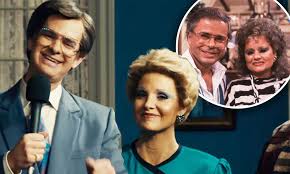 Cnn's jeanne moos reports it took more than mascara to transform the actress. Jessica Chastain And Andrew Garfield Look Unrecognizable As Tammy Faye And Jim Bakker For New Flick Daily Mail Online