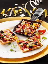 Raclette Rezept Pizza So Funktioniert Die Raclette Pizza Rezepte Raclette Rezepte Raclette Ideen