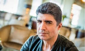 Quien Es Ozcan Deniz Estatura Edad Serie De Tv Familia En 2020 Juegos De Cine Serie De Television Actores