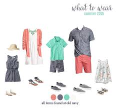 What To Wear For Summer Family Photos Family Photos What To Wear Family Portrait Outfits Family Photo Outfits