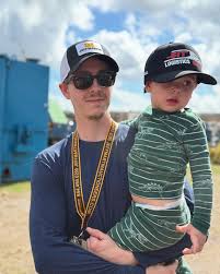 We move anything, the best way possible! ✨ We're moving a Heil 9,500-gallon  tanker trailer from GA to TX. Initially, we planned to tow it, but after  inspecting it, we found brake