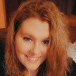 Melissa Specht's Instagram, Twitter & Facebook