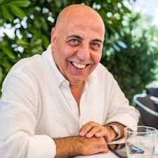 Köln-Marsdorf: Brot und Kuchen zwischen Rosen und Hortensien