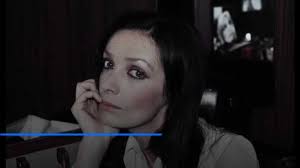 На самом деле артистку зовут майте́на мари́ брижи́тт думена́к. Marie Laforet La Fille Aux Yeux D Or S En Est Allee