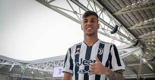 All information about juventus (serie a) ➤ current squad with market values ➤ transfers ➤ rumours ➤ player stats ➤ fixtures ➤ news. Kaio Jorge My Objective Is To Score Goals And Win Titles Wearing The Juventus Shirt Black White Read All Over