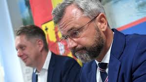Der mietflieger mit norbert hofer an bord landet in serbiens hauptstadt belgrad. Norbert Hofer Legt Parteivorsitz Im Burgenland Zuruck Kurier At